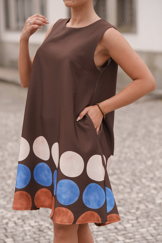 Vestido com bolas castanho