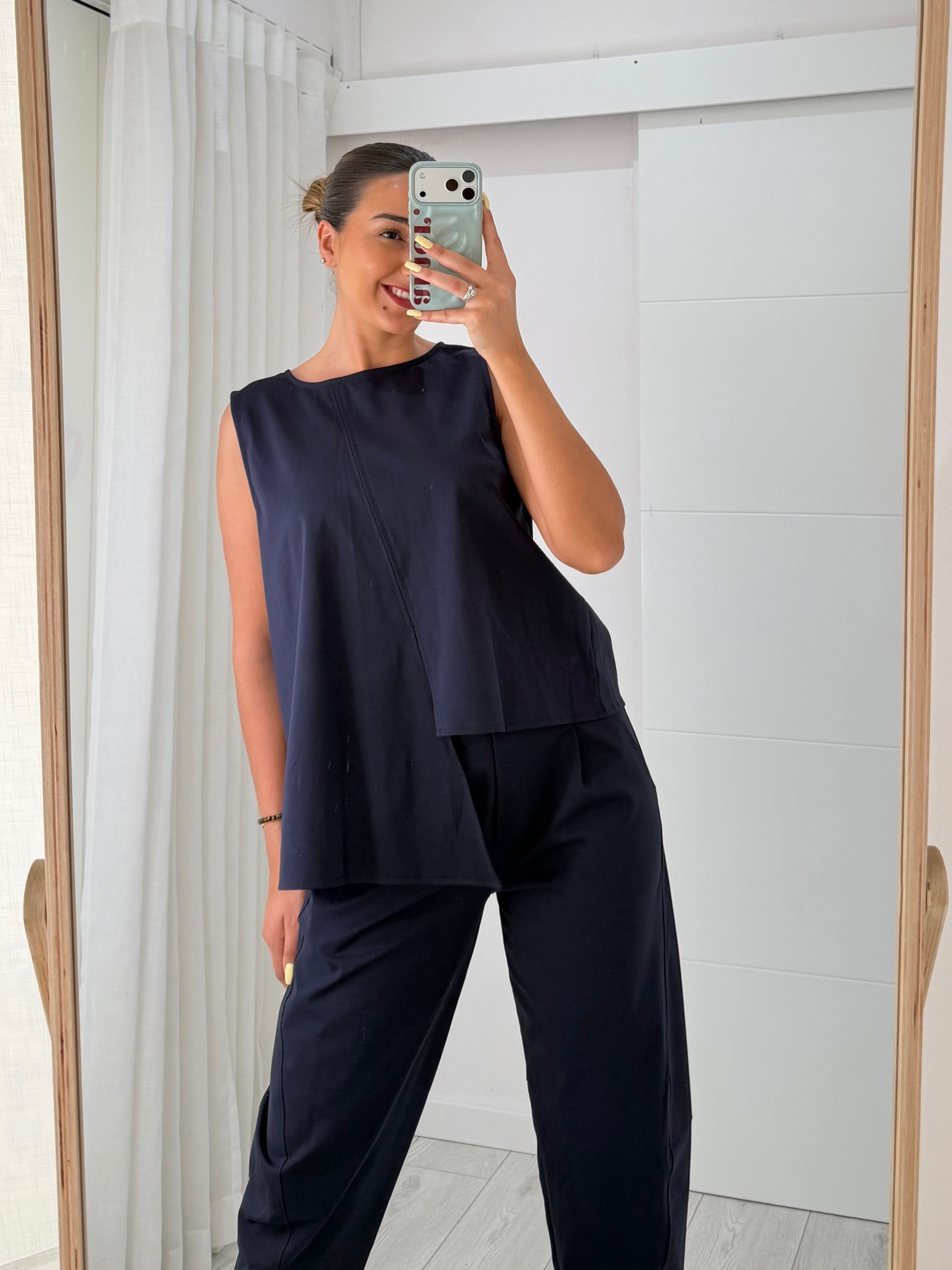 Conjunto assimétrico azul marinho