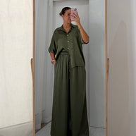 Conjunto acetinado verde oliva