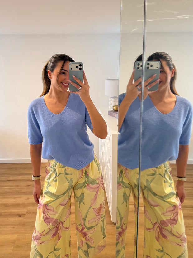 Camisola de malha macia azul