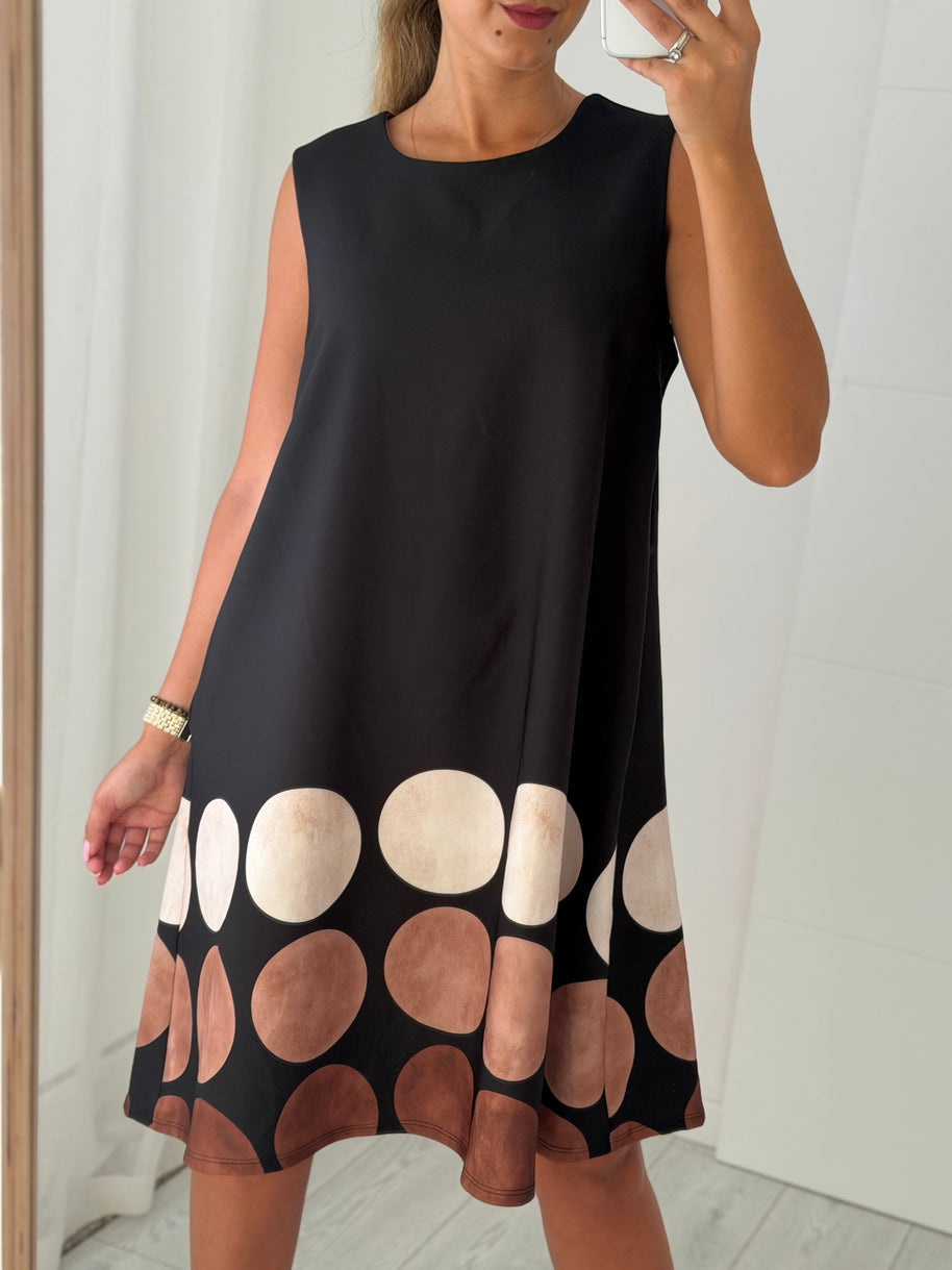 Vestido preto com bolas