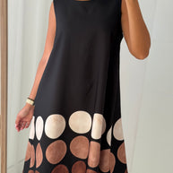 Vestido preto com bolas