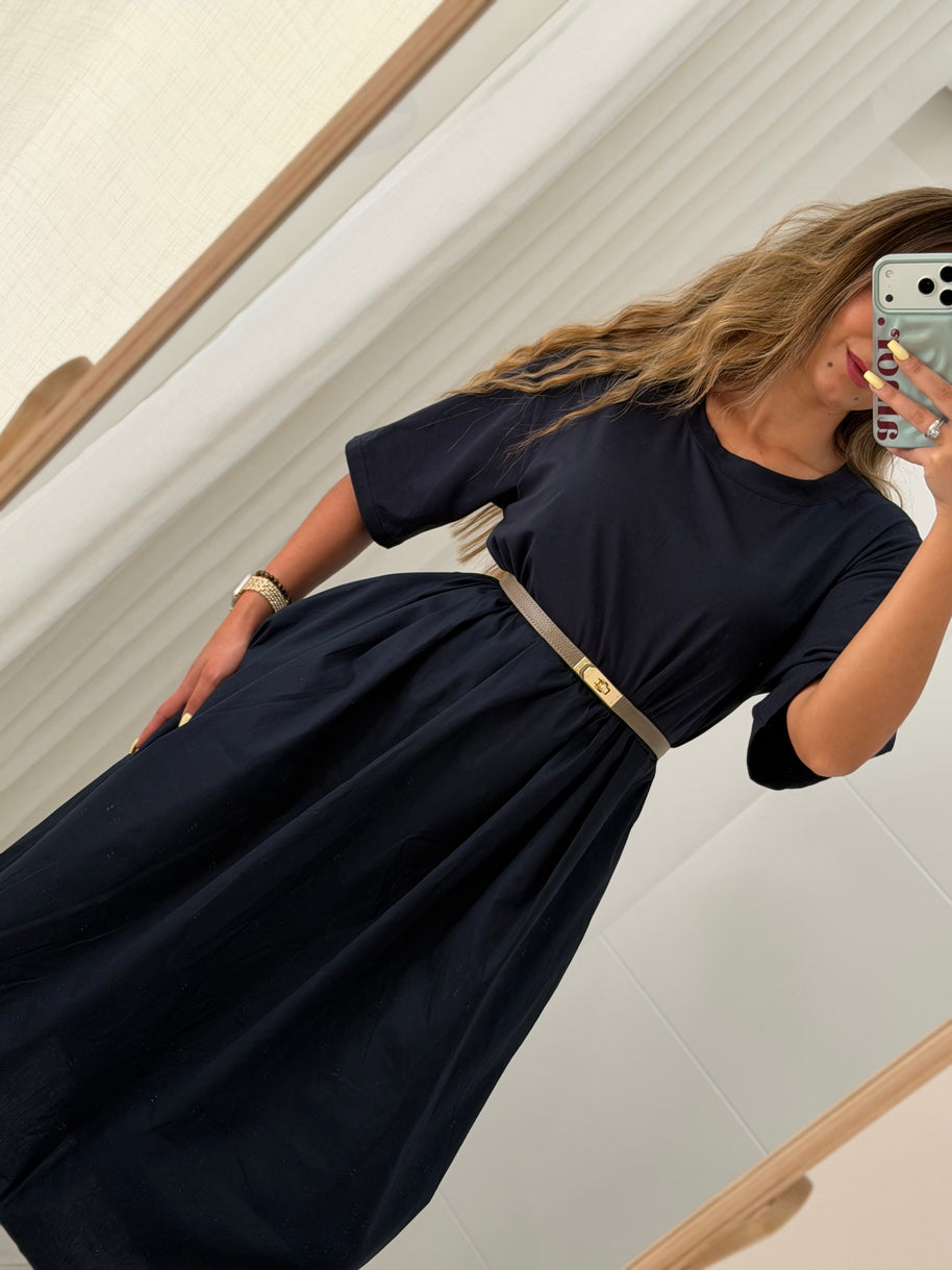Vestido azul marinho com bolsos