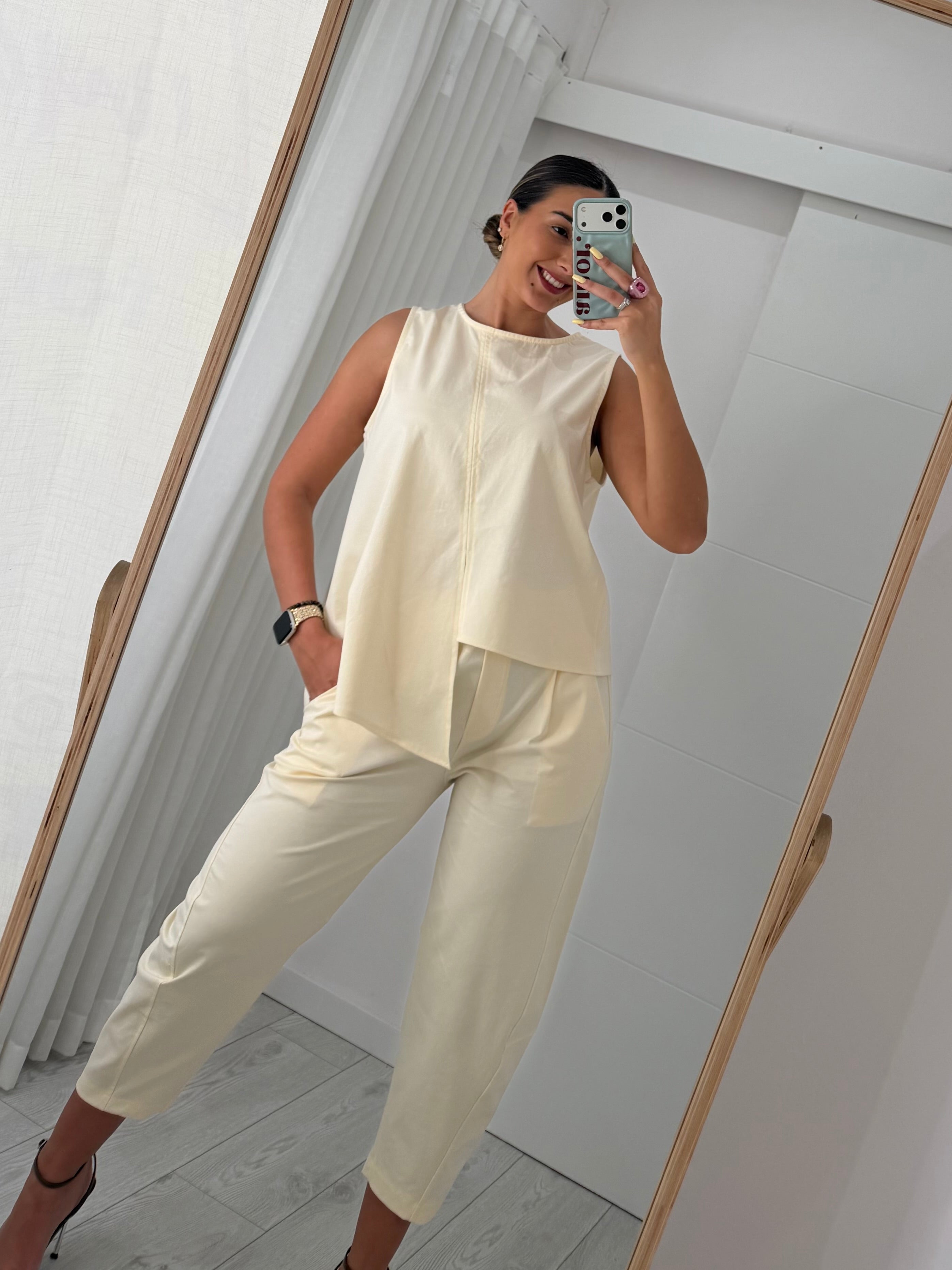 Conjunto Assimétrico bege pérola