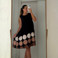 Vestido preto com bolas