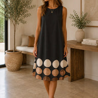 Vestido preto com bolas