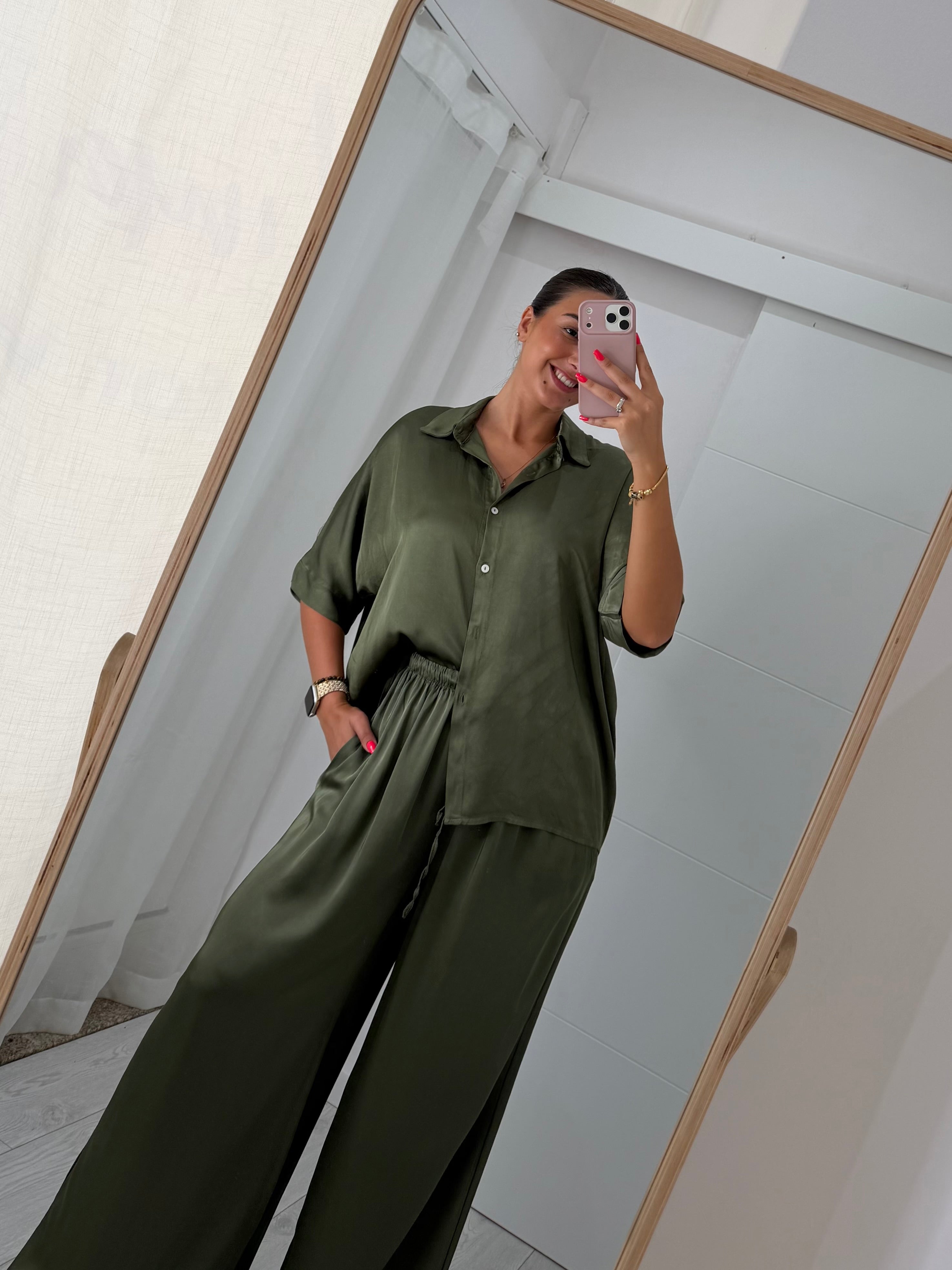 Conjunto acetinado verde oliva