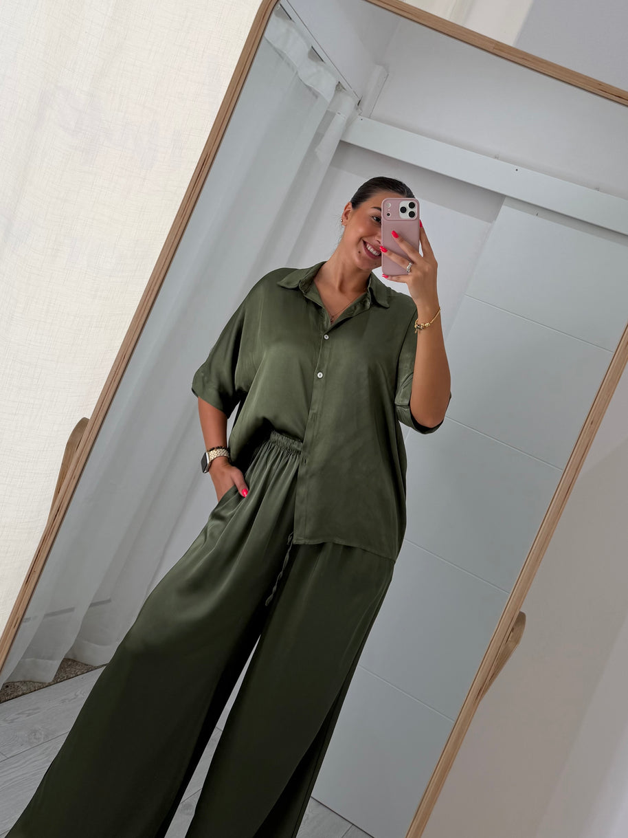 Conjunto acetinado verde oliva