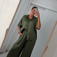 Conjunto acetinado verde oliva