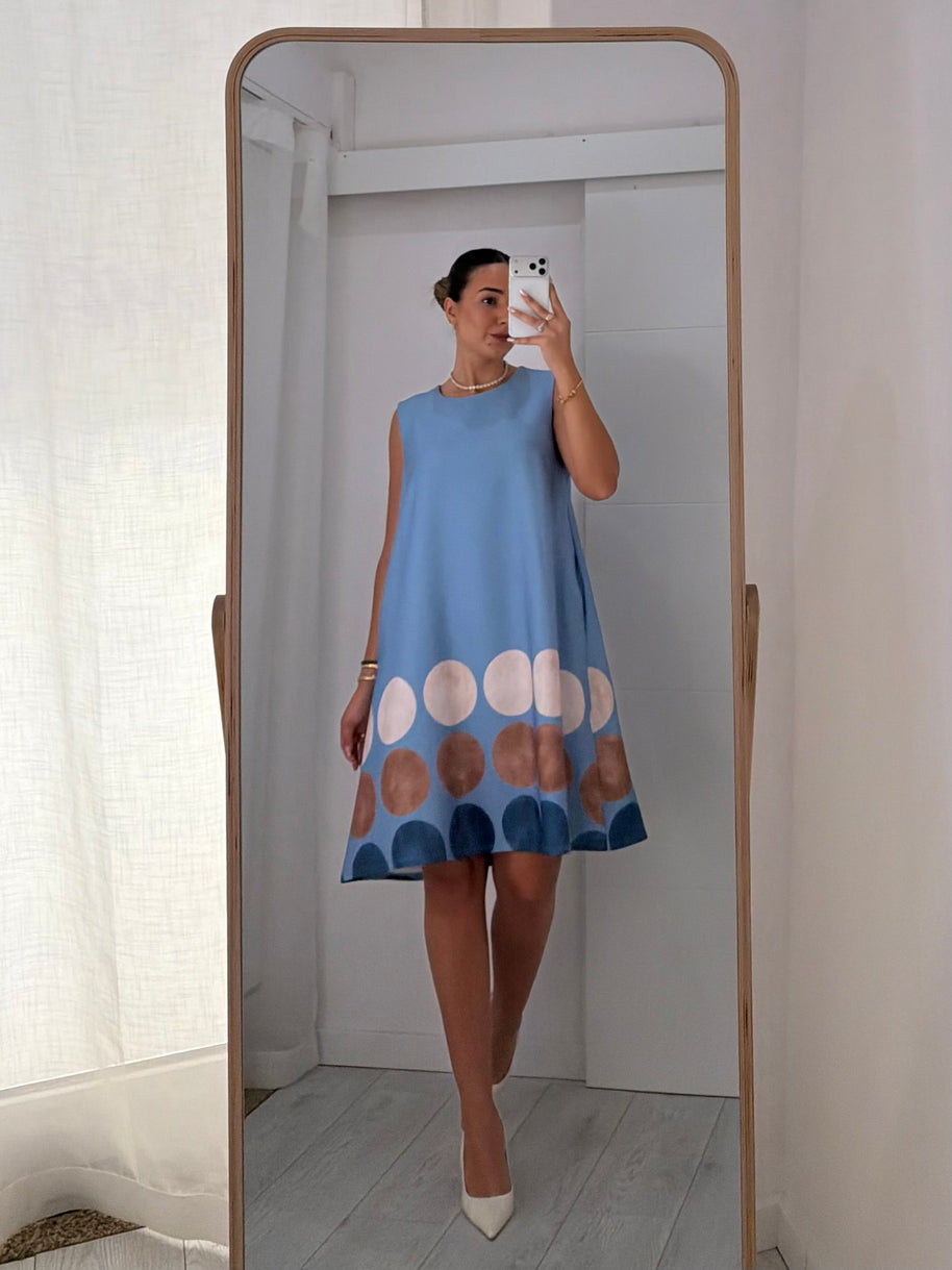 Vestido azul pastel com bolas