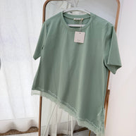 Tshirt assimétrica com renda - verde água