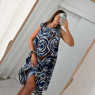 Vestido com pormenor e bolsos