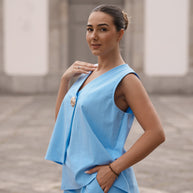 Conjunto assimétrico com botão - azul bebé