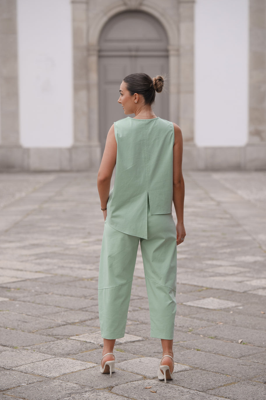 Conjunto assimétrico com botão - verde menta