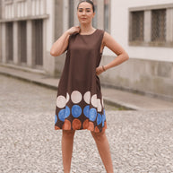 Vestido com bolas castanho
