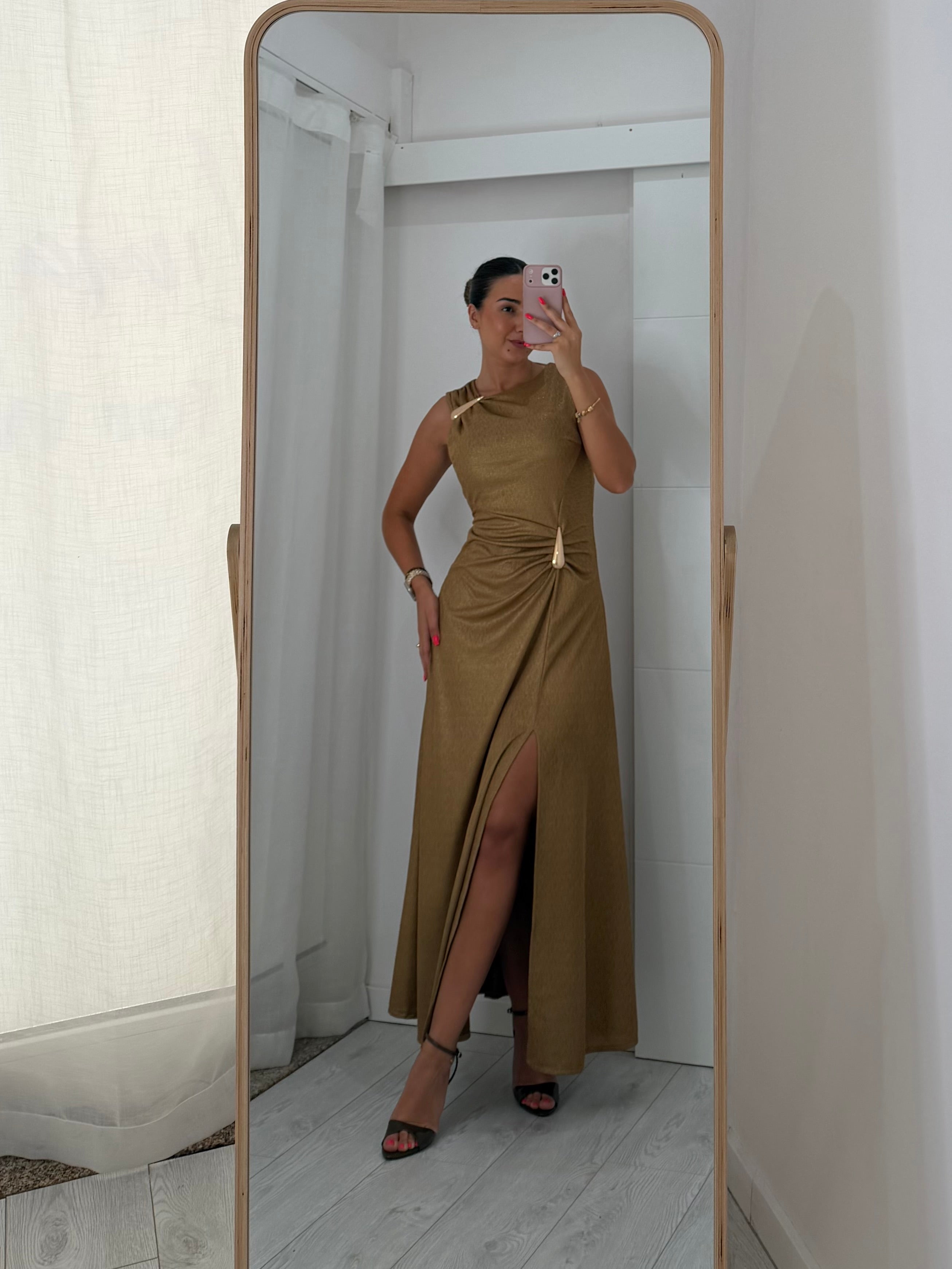 Vestido dourado - gota e racha