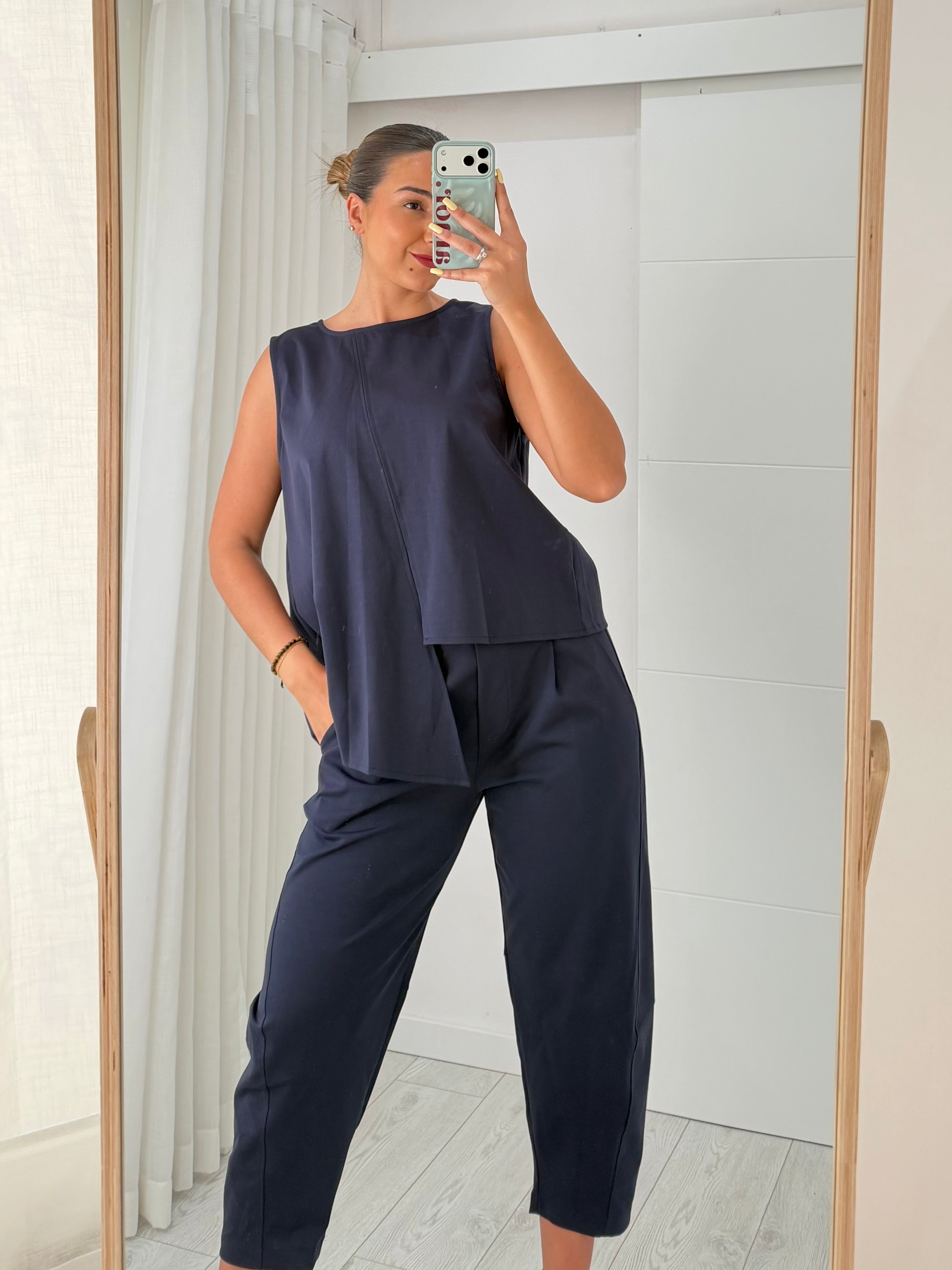 Conjunto assimétrico azul marinho