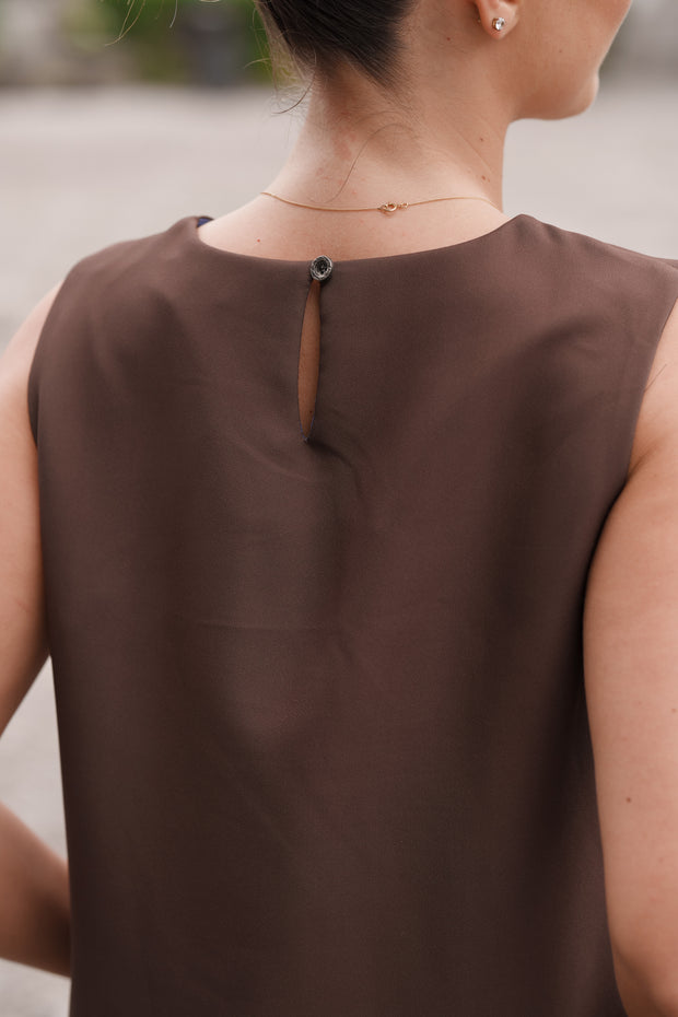 Vestido com bolas castanho